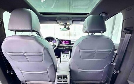 Volkswagen Golf VIII, 2022 год, 1 590 000 рублей, 17 фотография
