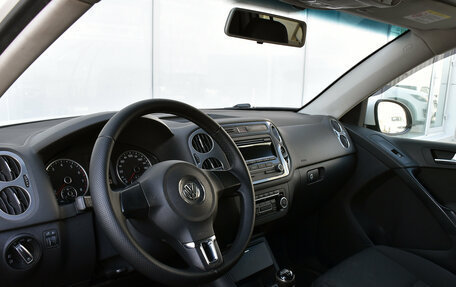 Volkswagen Tiguan I, 2011 год, 999 000 рублей, 13 фотография
