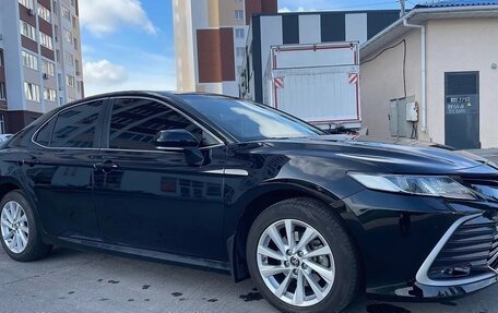 Toyota Camry, 2021 год, 2 550 000 рублей, 4 фотография