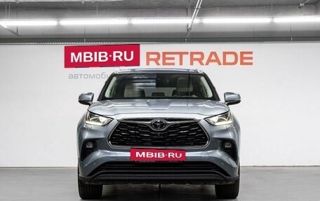Toyota Highlander, 2021 год, 5 990 000 рублей, 2 фотография
