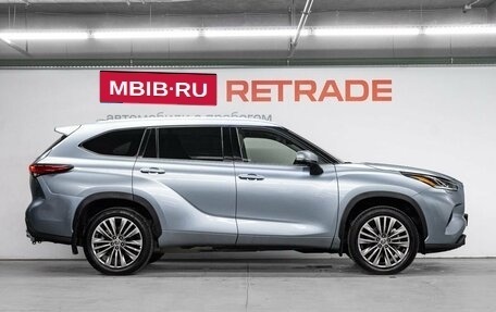 Toyota Highlander, 2021 год, 5 990 000 рублей, 4 фотография