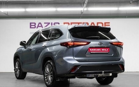 Toyota Highlander, 2021 год, 5 990 000 рублей, 7 фотография