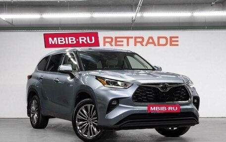 Toyota Highlander, 2021 год, 5 990 000 рублей, 3 фотография