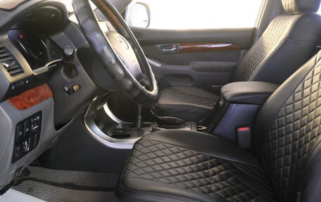 Toyota Land Cruiser Prado 120 рестайлинг, 2008 год, 2 319 000 рублей, 7 фотография