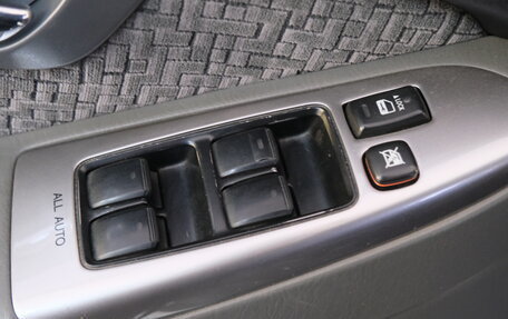 Toyota Land Cruiser Prado 120 рестайлинг, 2008 год, 2 319 000 рублей, 8 фотография