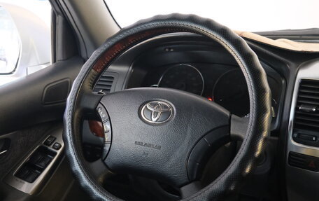 Toyota Land Cruiser Prado 120 рестайлинг, 2008 год, 2 319 000 рублей, 12 фотография