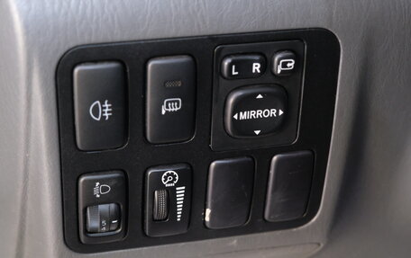 Toyota Land Cruiser Prado 120 рестайлинг, 2008 год, 2 319 000 рублей, 9 фотография