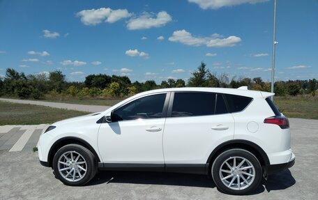 Toyota RAV4, 2018 год, 2 440 000 рублей, 6 фотография