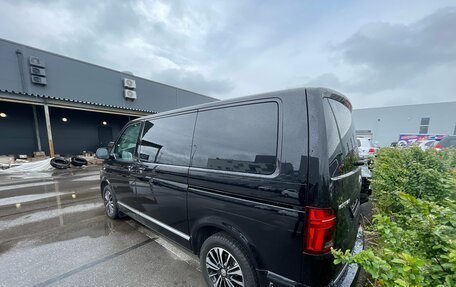 Volkswagen Multivan T6 рестайлинг, 2022 год, 8 394 000 рублей, 3 фотография