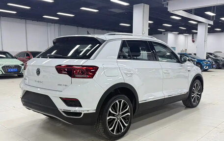 Volkswagen T-Roc I, 2022 год, 1 720 000 рублей, 5 фотография