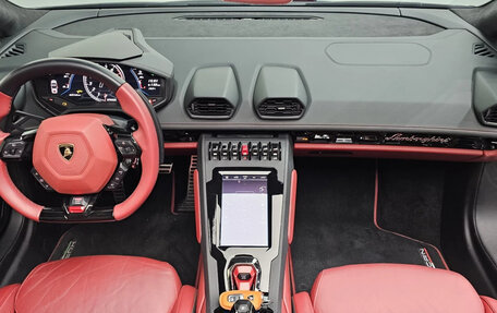 Lamborghini Huracán, 2023 год, 27 128 000 рублей, 7 фотография