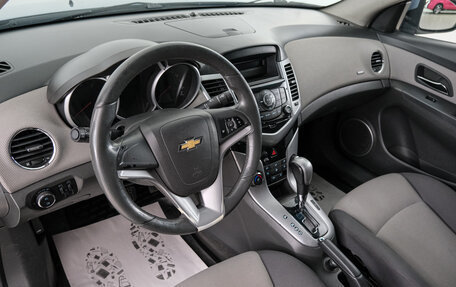 Chevrolet Cruze II, 2010 год, 649 000 рублей, 9 фотография