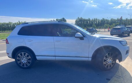Volkswagen Touareg III, 2012 год, 2 050 000 рублей, 3 фотография