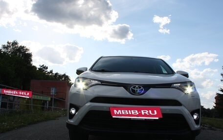 Toyota RAV4, 2016 год, 2 690 000 рублей, 2 фотография