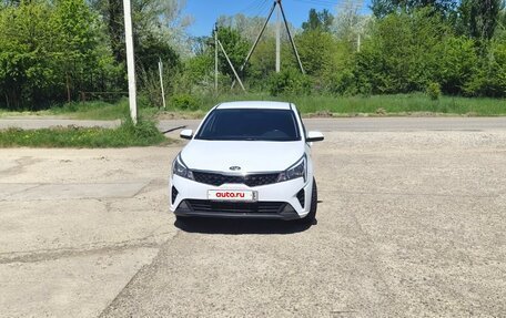 KIA Rio IV, 2021 год, 1 360 000 рублей, 2 фотография