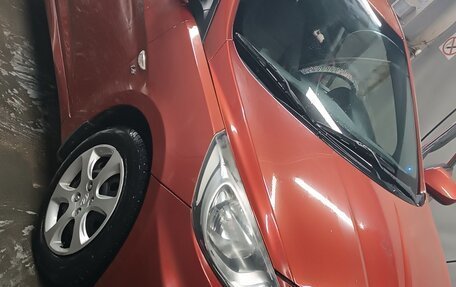 Hyundai Solaris II рестайлинг, 2011 год, 830 000 рублей, 2 фотография
