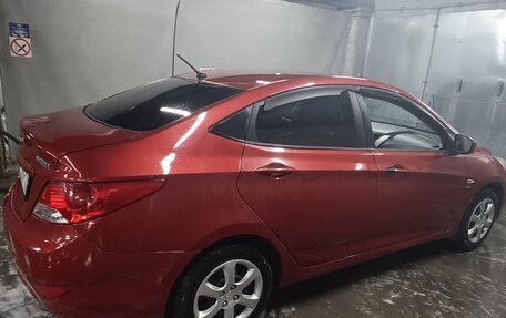 Hyundai Solaris II рестайлинг, 2011 год, 830 000 рублей, 5 фотография
