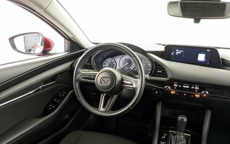 Mazda 3, 2019 год, 2 200 000 рублей, 24 фотография