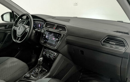 Volkswagen Tiguan II, 2020 год, 2 900 000 рублей, 13 фотография