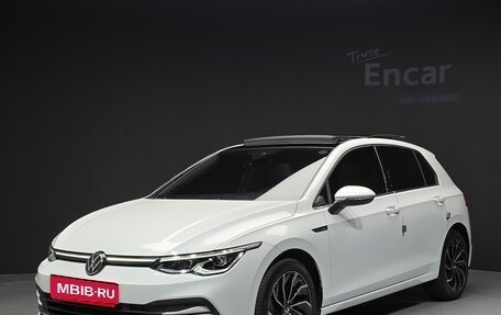 Volkswagen Golf VIII, 2022 год, 2 050 000 рублей, 1 фотография