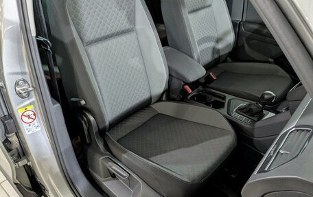 Volkswagen Tiguan II, 2019 год, 2 225 000 рублей, 13 фотография