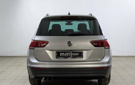 Volkswagen Tiguan II, 2019 год, 2 225 000 рублей, 16 фотография