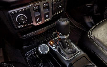 Jeep Wrangler, 2019 год, 4 995 000 рублей, 27 фотография