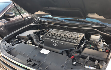 Toyota Land Cruiser 200, 2008 год, 2 600 000 рублей, 16 фотография