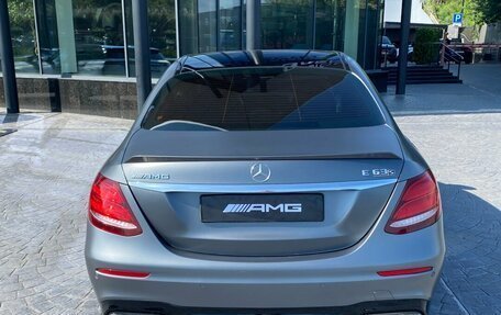 Mercedes-Benz E-Класс AMG, 2019 год, 6 500 000 рублей, 4 фотография