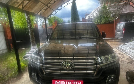 Toyota Land Cruiser 200, 2018 год, 7 500 000 рублей, 2 фотография