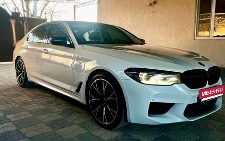 BMW 5 серия, 2019 год, 3 120 000 рублей, 4 фотография