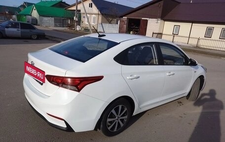 Hyundai Solaris II рестайлинг, 2017 год, 1 100 000 рублей, 3 фотография