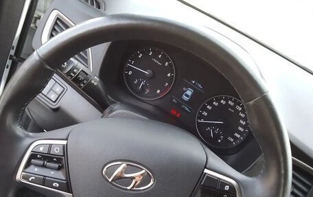 Hyundai Solaris II рестайлинг, 2017 год, 1 100 000 рублей, 13 фотография