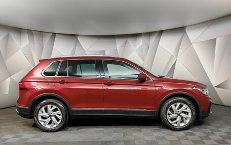 Volkswagen Tiguan II, 2021 год, 3 950 000 рублей, 6 фотография