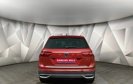 Volkswagen Tiguan II, 2021 год, 3 950 000 рублей, 8 фотография