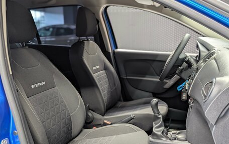Renault Sandero II рестайлинг, 2017 год, 899 000 рублей, 29 фотография