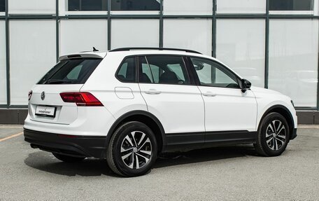Volkswagen Tiguan II, 2020 год, 2 649 000 рублей, 2 фотография