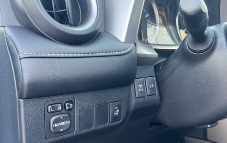 Toyota RAV4, 2017 год, 3 150 000 рублей, 12 фотография