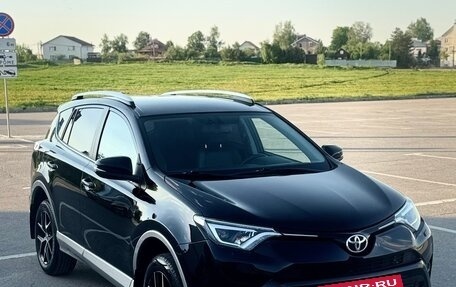 Toyota RAV4, 2017 год, 3 150 000 рублей, 10 фотография