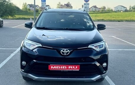 Toyota RAV4, 2017 год, 3 150 000 рублей, 2 фотография