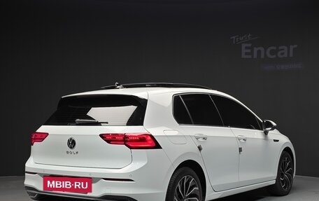 Volkswagen Golf VIII, 2022 год, 2 050 000 рублей, 2 фотография