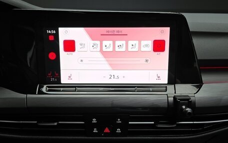Volkswagen Golf VIII, 2022 год, 2 050 000 рублей, 16 фотография
