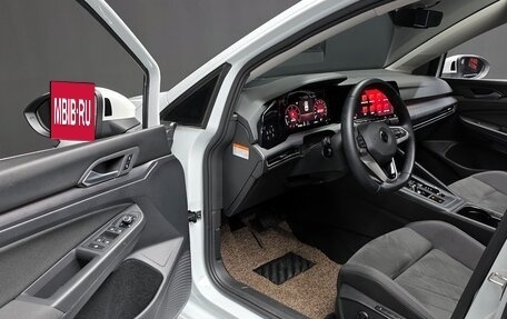 Volkswagen Golf VIII, 2022 год, 2 050 000 рублей, 7 фотография