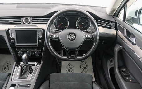 Volkswagen Passat B8 рестайлинг, 2016 год, 1 499 000 рублей, 15 фотография