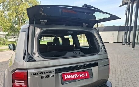Toyota Land Cruiser Prado, 2026 год, 12 000 000 рублей, 7 фотография
