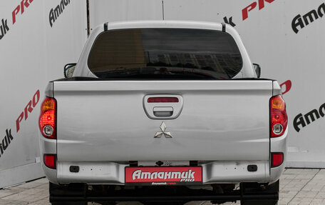 Mitsubishi L200 IV рестайлинг, 2013 год, 1 390 000 рублей, 7 фотография