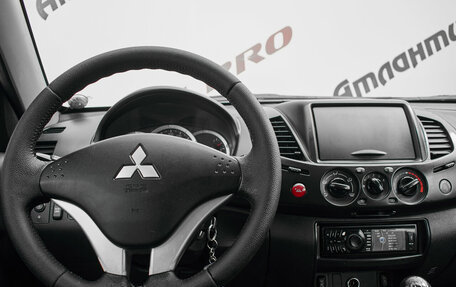 Mitsubishi L200 IV рестайлинг, 2013 год, 1 390 000 рублей, 13 фотография