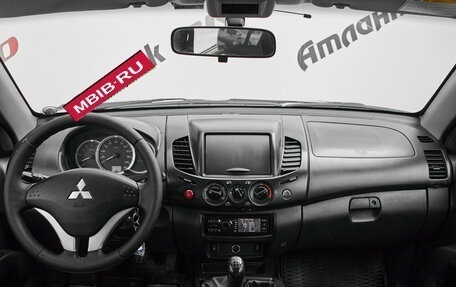 Mitsubishi L200 IV рестайлинг, 2013 год, 1 390 000 рублей, 12 фотография