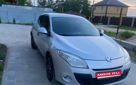 Renault Megane III, 2010 год, 450 000 рублей, 2 фотография