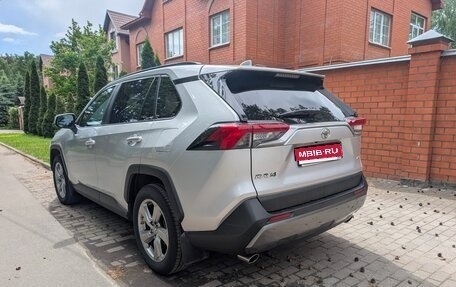 Toyota RAV4, 2019 год, 3 490 000 рублей, 6 фотография